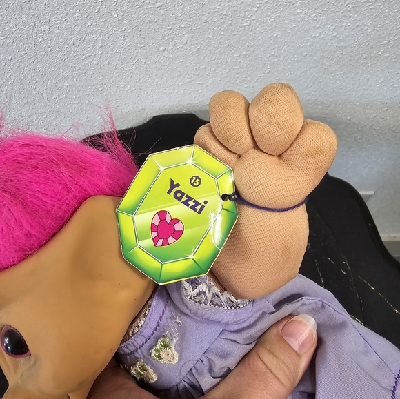 Treasure Trolls Cuddle Tots 1st Edition Yazzi - Picture 7 of 11